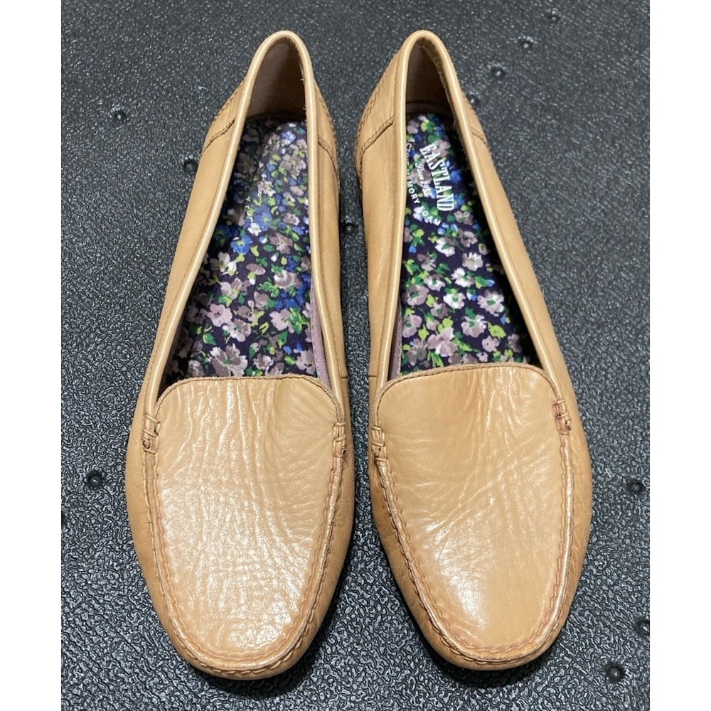 Eastland Crystal Womens 9.5M Tan Leather Driving Moc Loafers Slip On Flats
